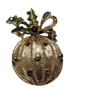 VINTAGE GERRY'S Red Green  90s Christmas Goldtone Christmas Ornament Brooch